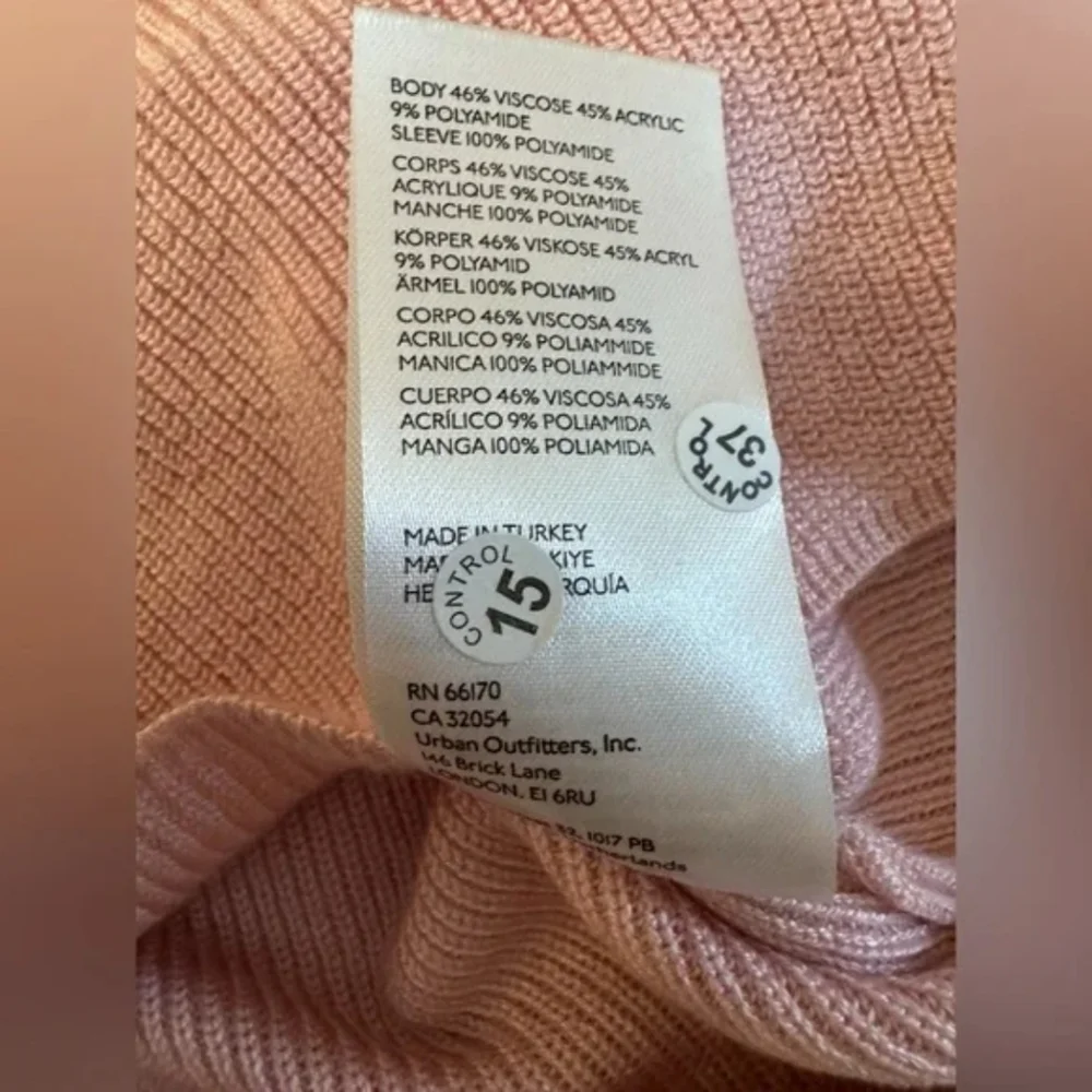 NEW Anthropologie Pink Sweater Ribbed Sweetheart Neckline Lace Sleeve Size Small